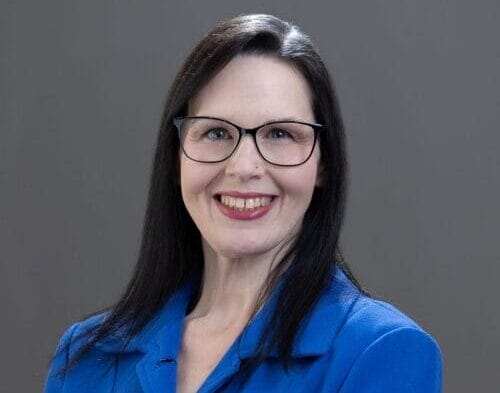 Headshot for Vikki Cleveland